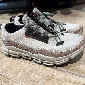 On Running Sneakers - Cream and Brown